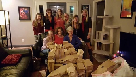 period-project-media-gallery-volunteers-4_480x480
